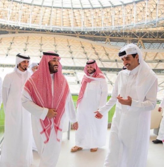 صورة ولي العهد السعودي وأمير قطر تثير اعجاب رواد مواقع التواصل الاجتماعي