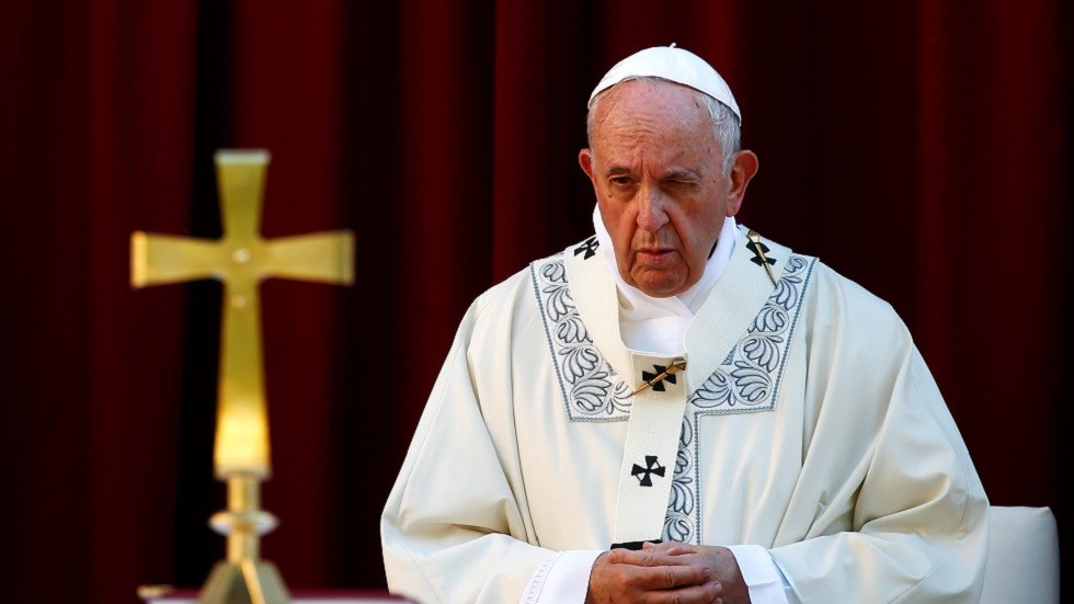لأزمة الاقتصادية تطرق أبواب الفاتيكان.. البابا: لم يعد بوسع رجال الدين الإقامة بالمجان
