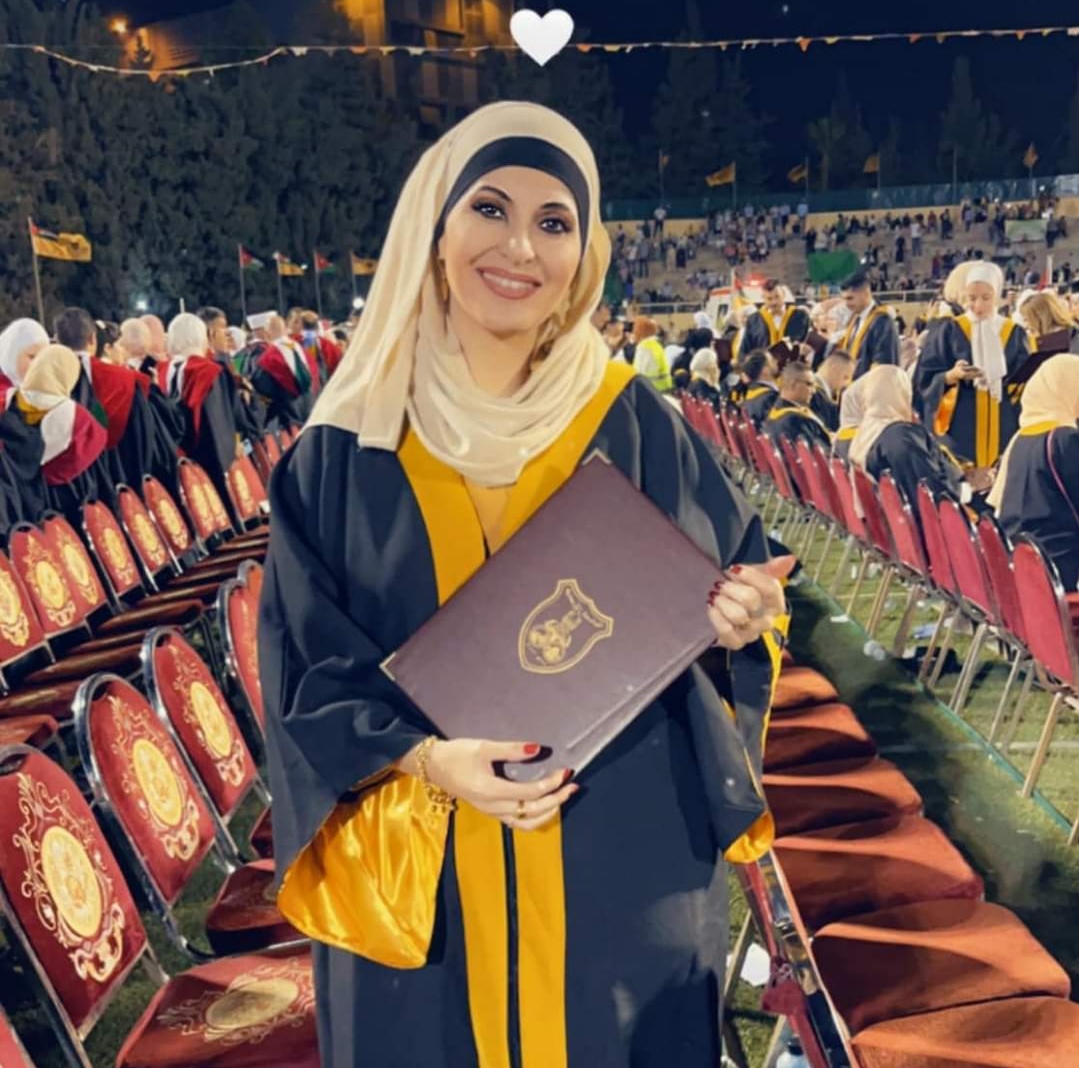 ناديا عبدالقادر (أم وطن) مبارك درجة الماجستير 