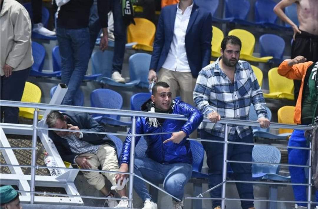 انهيار جزء من مدرج خلال مباراة كرة السلة في الدوري المصري