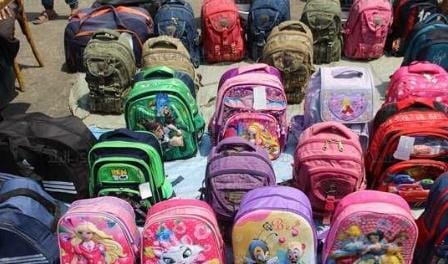 "النشامى للجالية الأردنية حول العالم"  يوزع حقائب مدرسية للطلبة الأيتام والفقراء