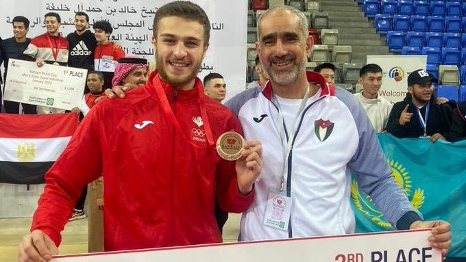 لاعب المبارزة الأردني أياد عودة يحقق الميدالية البرونزية في بطولة العالم