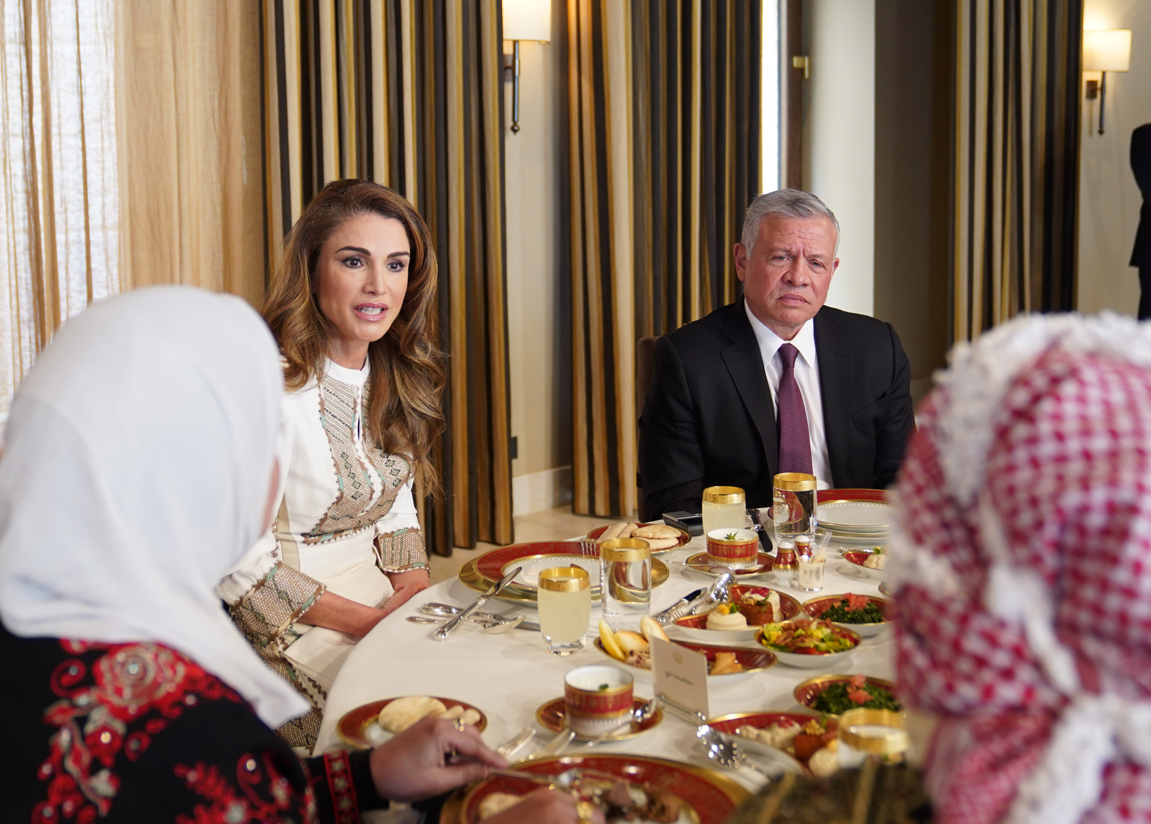 جلالة الملك عبدالله الثاني وجلالة الملكة رانيا العبدالله يلتقيان بسيدات أردنيات بمناسبة اليوم العالمي للمرأة 