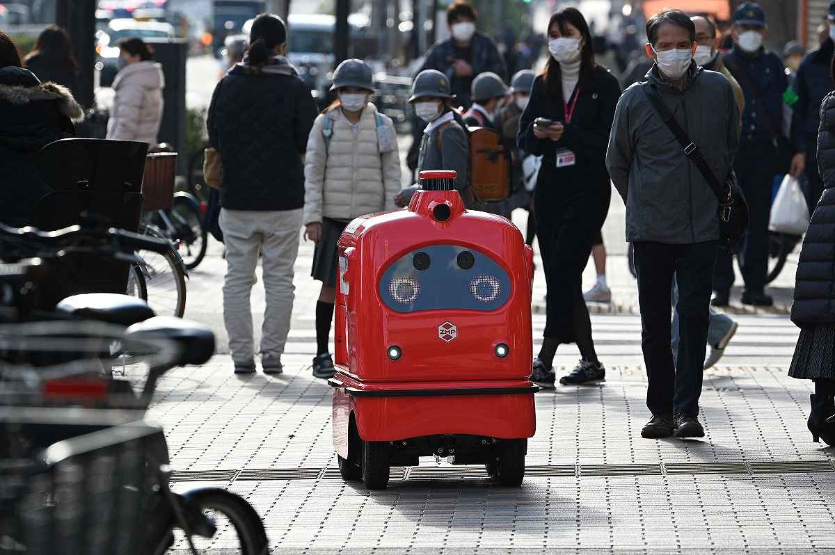 روبوتات التوصيل ستبدأ عملها في اليابان.. قريبا جدا