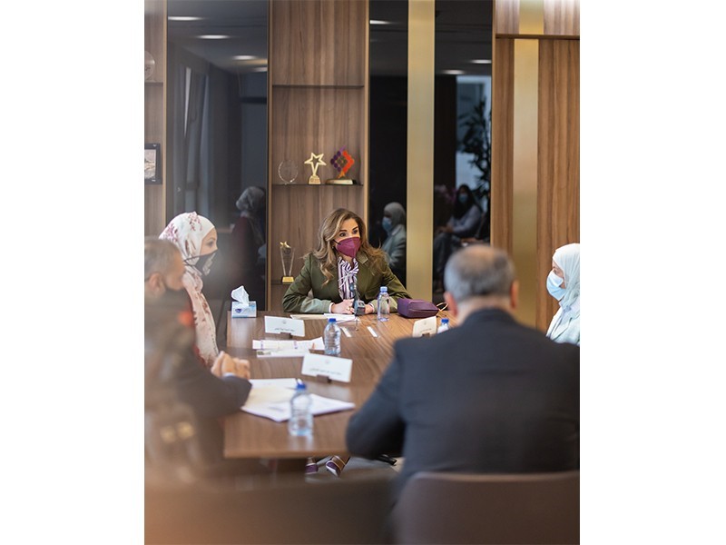 الملكة رانيا تلتقي عددا من اصحاب الاعمال والمشاريع الريادية التي تدعم المنتج المحلي